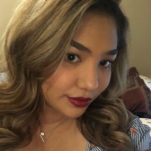 Meet your Posher, Amparo